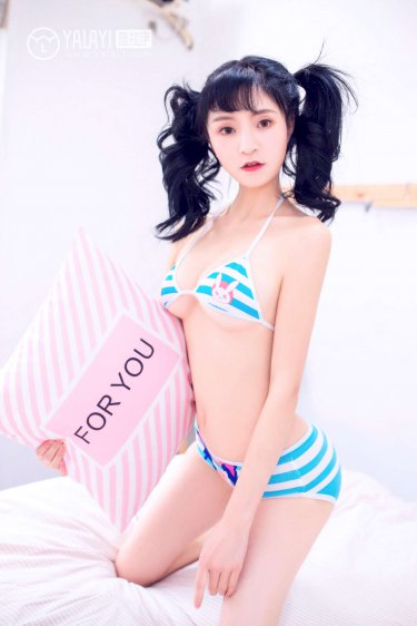 女同学下面粉粉嫩嫩的